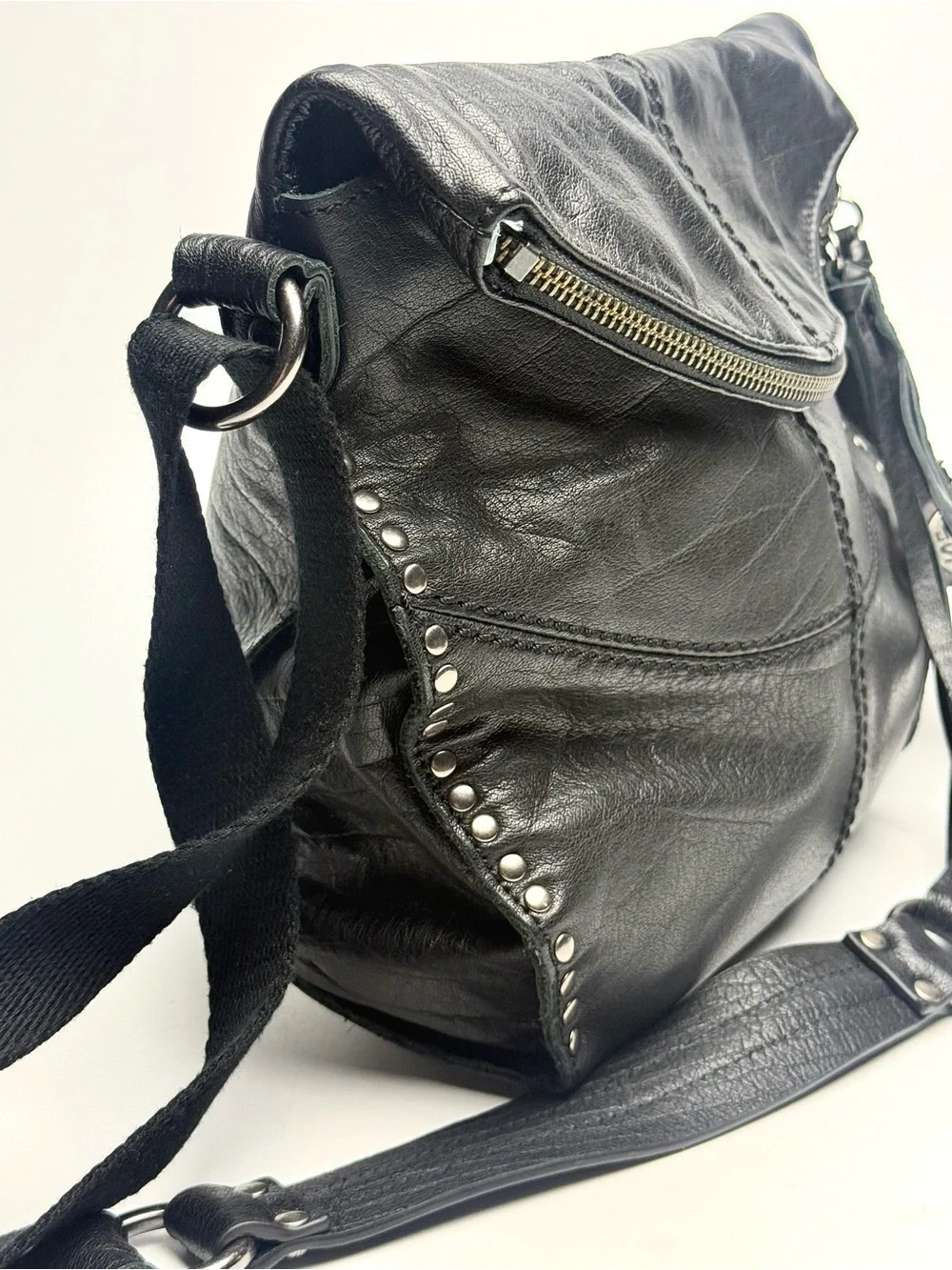 The Sak soft black